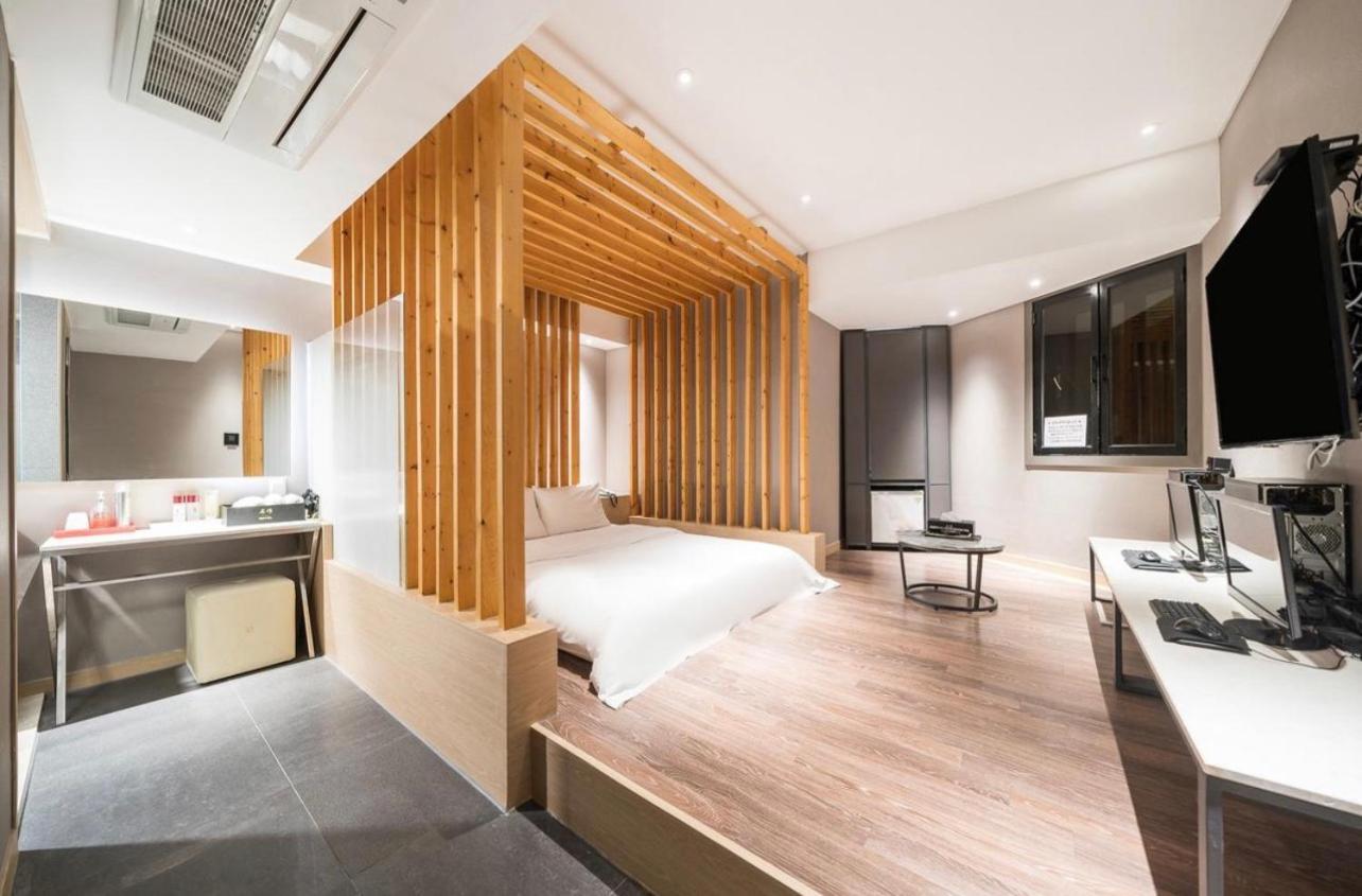Hotel Myeong Jak Suwon Exterior foto